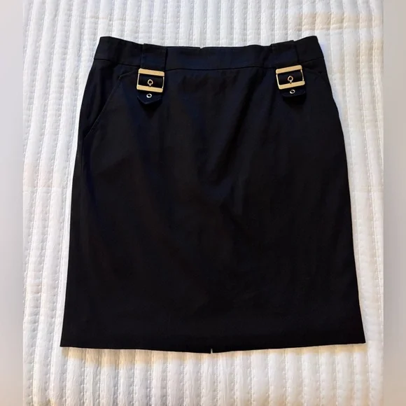 Gucci Black Pencil Skirt with Gold Details - Picture 2 of 16